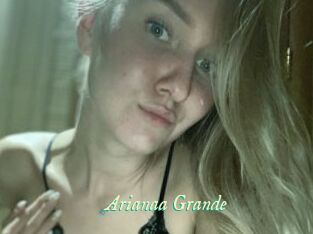 Arianaa_Grande