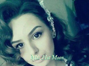 Mia_Hot_Moon